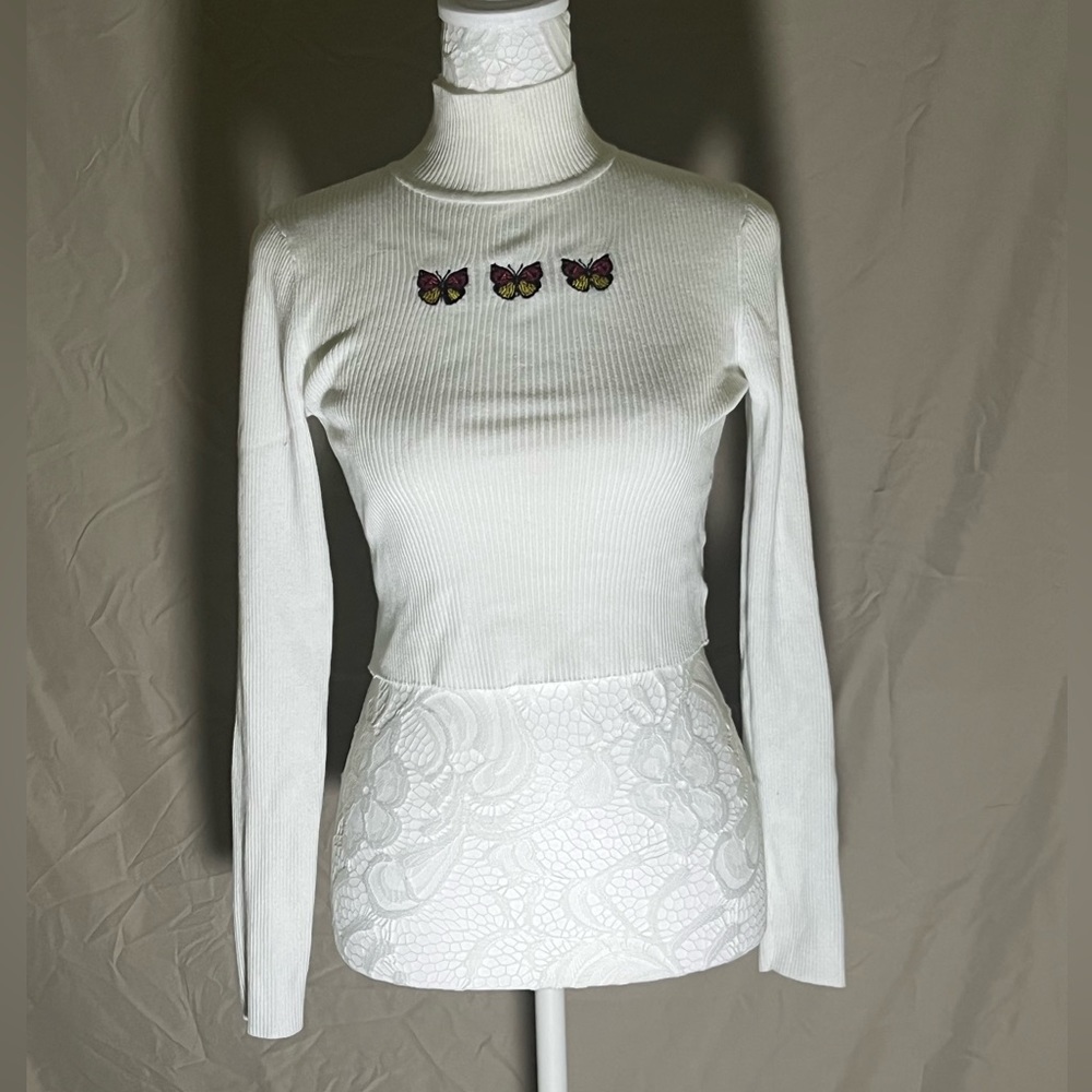 White cropped Divided butterfly mockneck